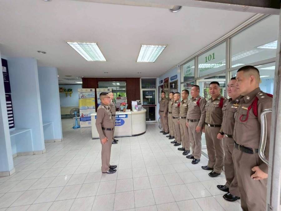 สน.ท่าพระ ได้กำชับการการแต่งกายของพนักงานสอบสวนและผู้ช่วยพนักงานสอบสวน ในการปฎิบัติหน้าที่